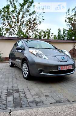 Хетчбек Nissan Leaf 2015 в Сарнах