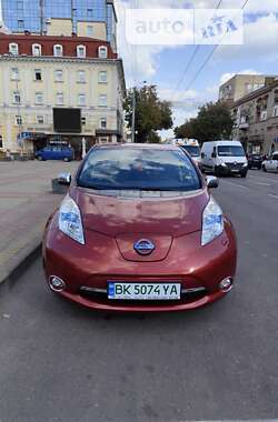 Хэтчбек Nissan Leaf 2014 в Ровно