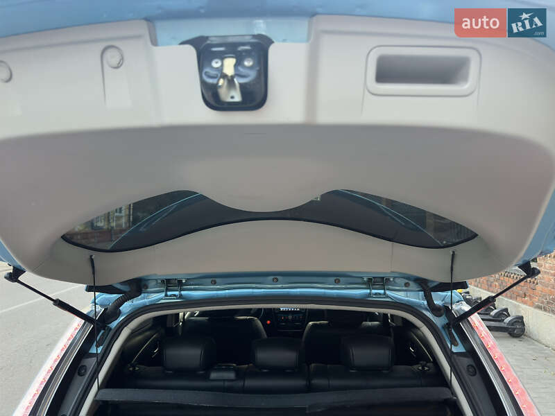 Хетчбек Nissan Leaf 2016 в Чернівцях