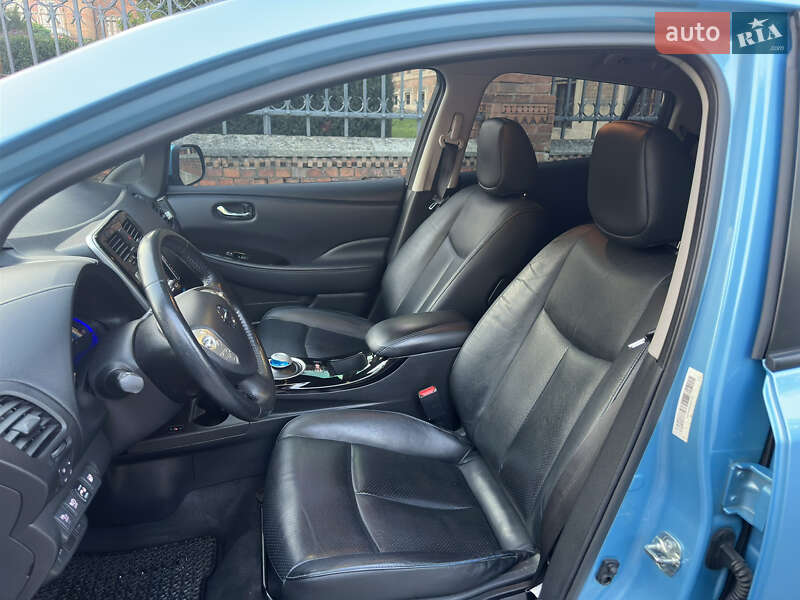 Хетчбек Nissan Leaf 2016 в Чернівцях