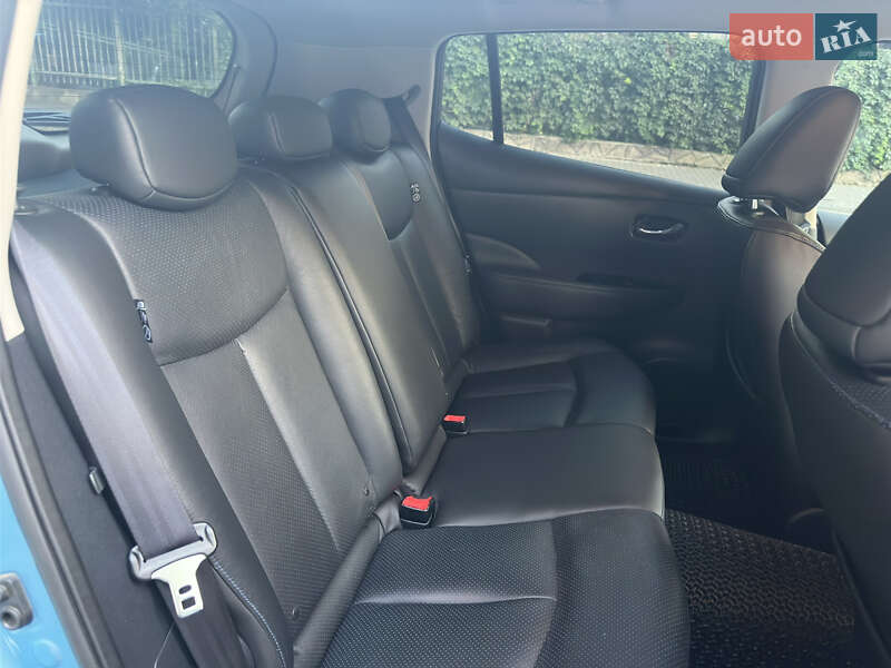 Хетчбек Nissan Leaf 2016 в Чернівцях