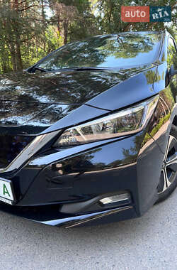 Хэтчбек Nissan Leaf 2020 в 