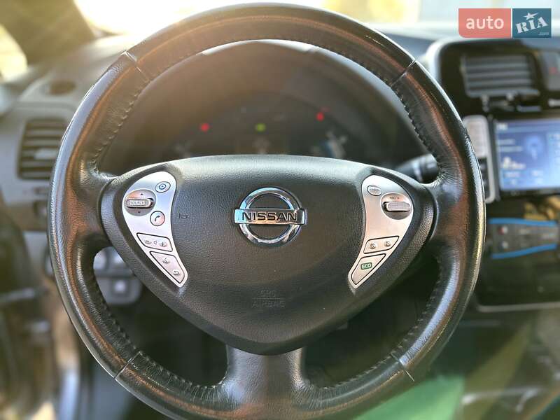 Хэтчбек Nissan Leaf 2014 в Рожище