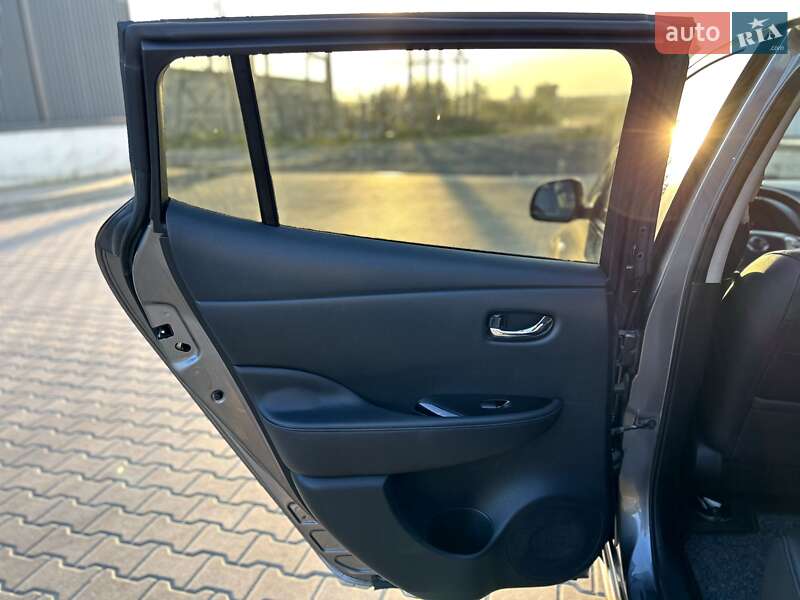 Хэтчбек Nissan Leaf 2014 в Рожище