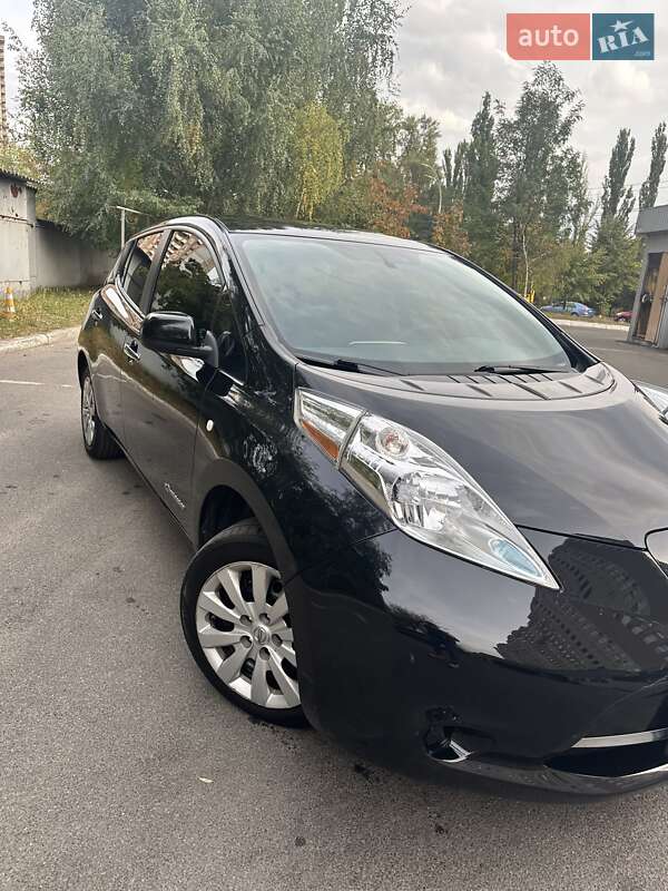 Хетчбек Nissan Leaf 2016 в Києві
