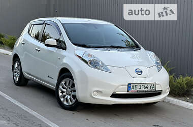 Хетчбек Nissan Leaf 2014 в Дніпрі