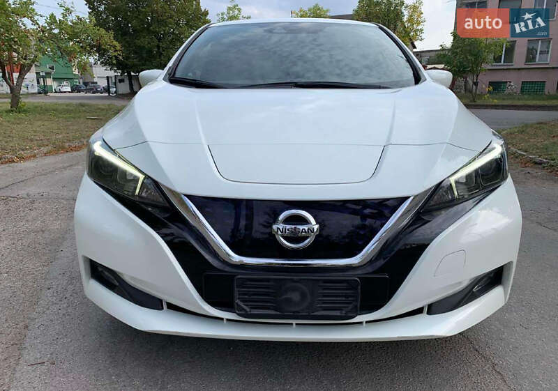 Хэтчбек Nissan Leaf 2018 в Львове
