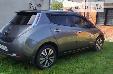 Хэтчбек Nissan Leaf 2014 в Львове