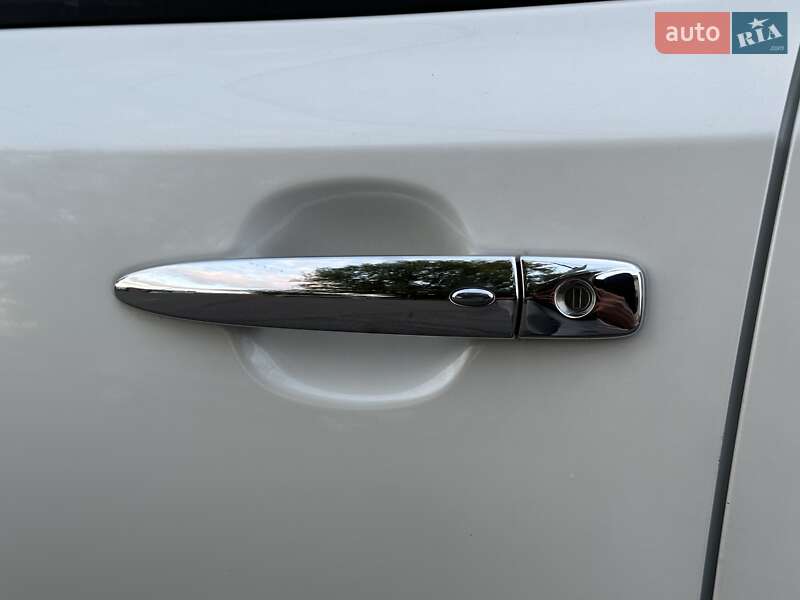Хэтчбек Nissan Leaf 2013 в Виннице