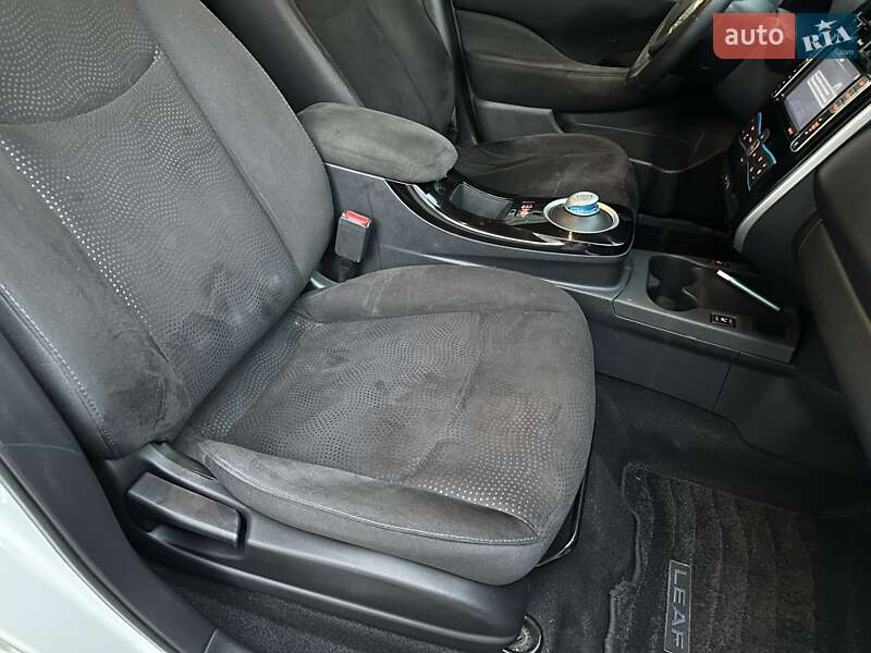 Хэтчбек Nissan Leaf 2013 в Виннице