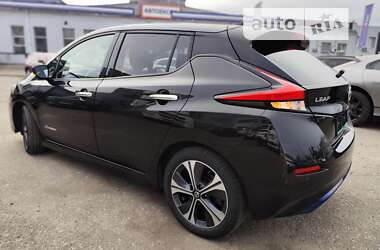 Хэтчбек Nissan Leaf 2018 в Киеве