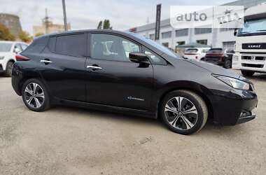 Хэтчбек Nissan Leaf 2018 в Киеве