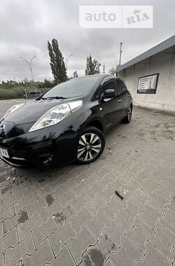 Хетчбек Nissan Leaf 2014 в Чернівцях