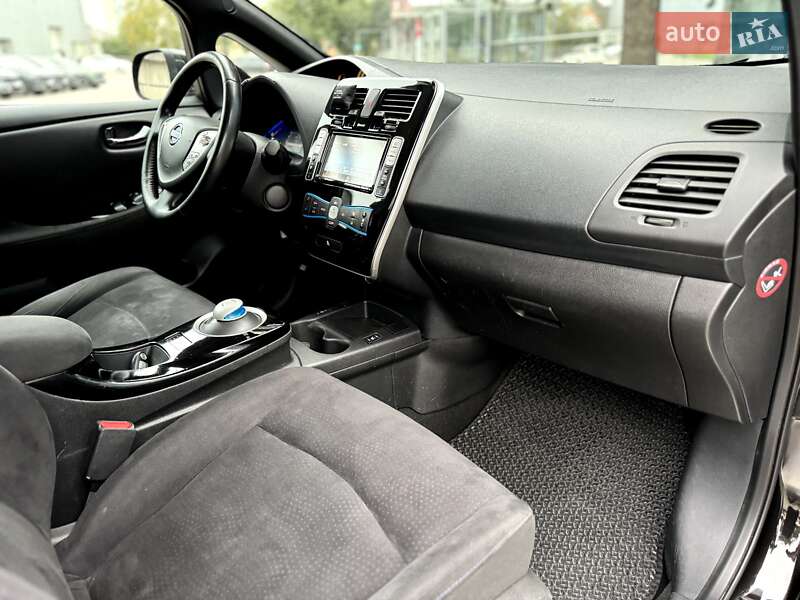 Хэтчбек Nissan Leaf 2017 в Дубровице фото 12 Хэтчбек Nissan Leaf 2017 в Дубровице