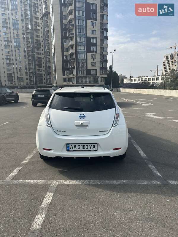 Хетчбек Nissan Leaf 2016 в Києві