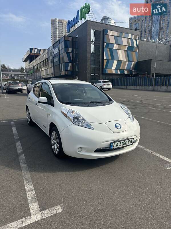 Хетчбек Nissan Leaf 2016 в Києві