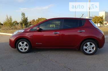 Хэтчбек Nissan Leaf 2013 в Запорожье