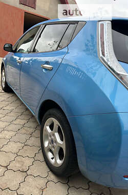 Хэтчбек Nissan Leaf 2013 в Луцке