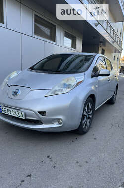 Хетчбек Nissan Leaf 2013 в Дніпрі