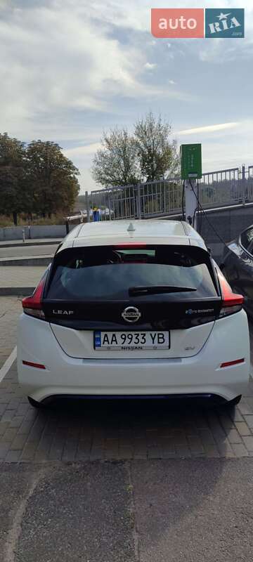 Хэтчбек Nissan Leaf 2018 в Киеве