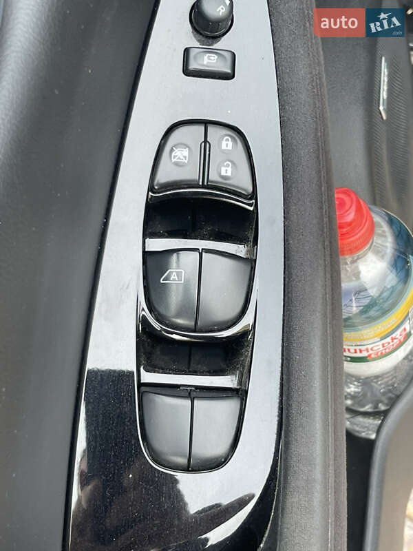 Хэтчбек Nissan Leaf 2017 в Полтаве