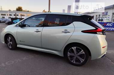 Хэтчбек Nissan Leaf 2018 в 