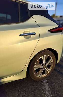 Хэтчбек Nissan Leaf 2018 в 