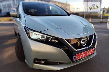 Хэтчбек Nissan Leaf 2018 в 