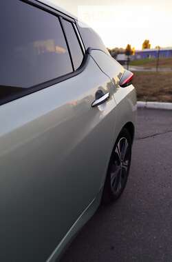 Хэтчбек Nissan Leaf 2018 в 