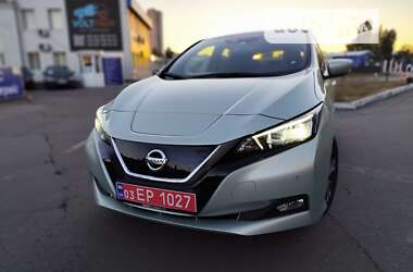 Хэтчбек Nissan Leaf 2018 в 