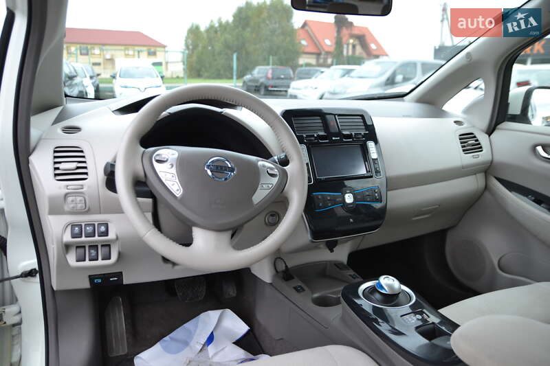 Хэтчбек Nissan Leaf 2013 в Луцке