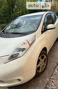 Хэтчбек Nissan Leaf 2011 в Львове