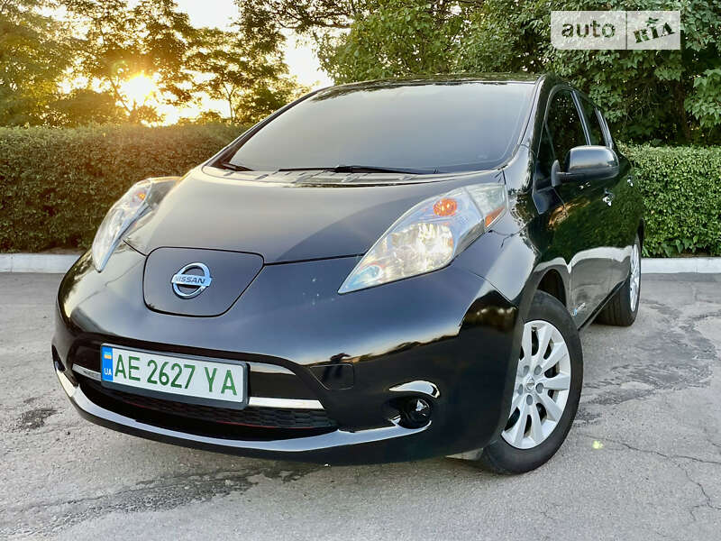 Хэтчбек Nissan Leaf 2014 в Каменском