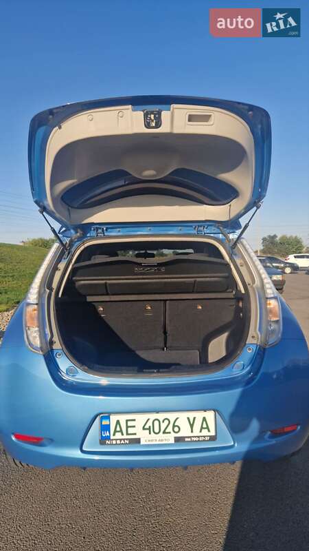 Хэтчбек Nissan Leaf 2014 в Днепре