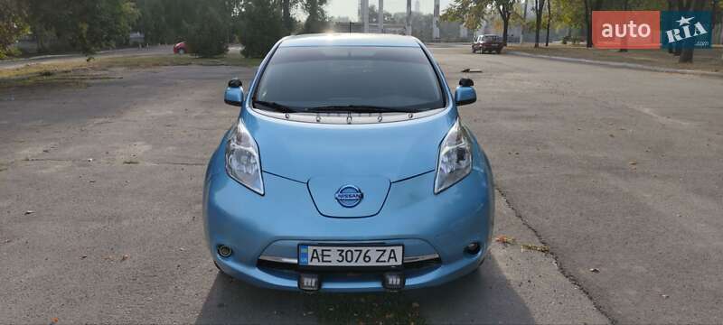Хетчбек Nissan Leaf 2015 в Кам'янському