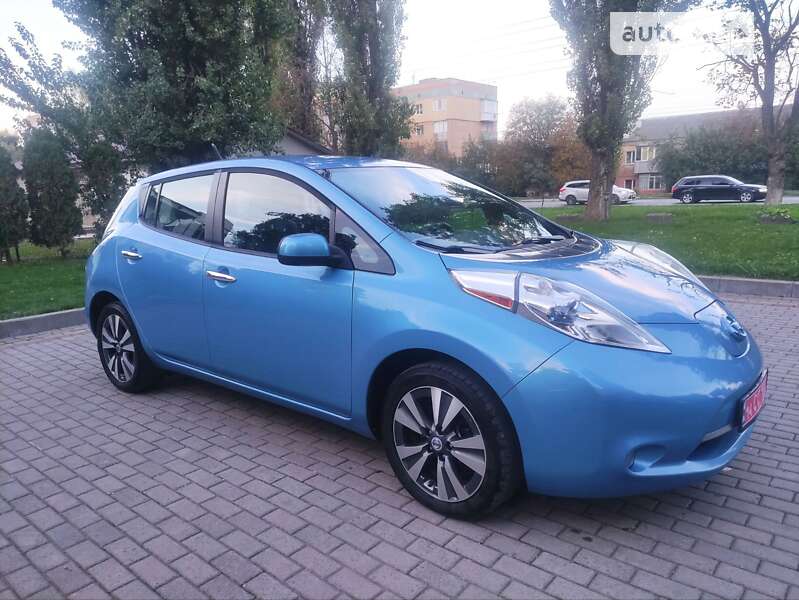 Хетчбек Nissan Leaf 2014 в Кам'янець-Подільському