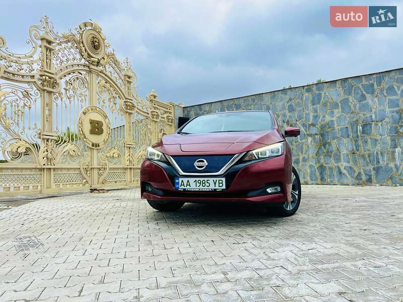 Хэтчбек Nissan Leaf 2018 в Киеве