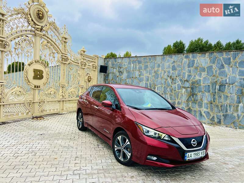 Хэтчбек Nissan Leaf 2018 в Киеве
