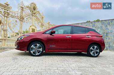 Хэтчбек Nissan Leaf 2018 в Киеве