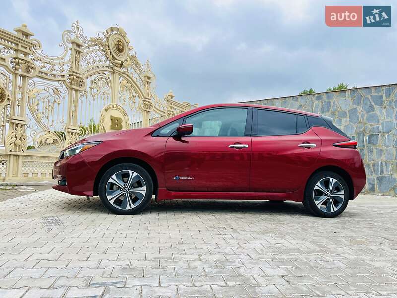 Хэтчбек Nissan Leaf 2018 в Киеве