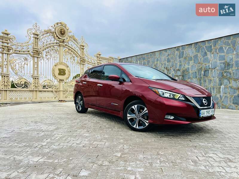 Хэтчбек Nissan Leaf 2018 в Киеве