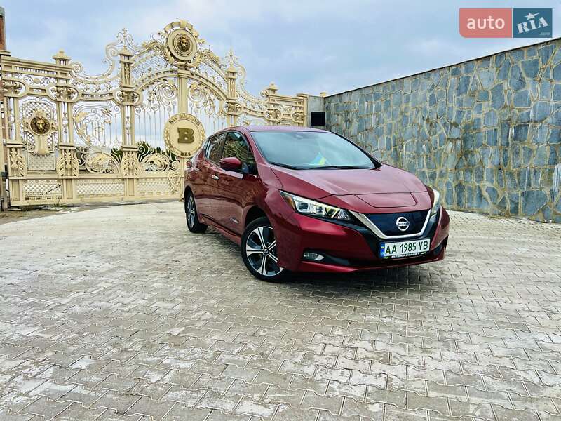 Хэтчбек Nissan Leaf 2018 в Киеве