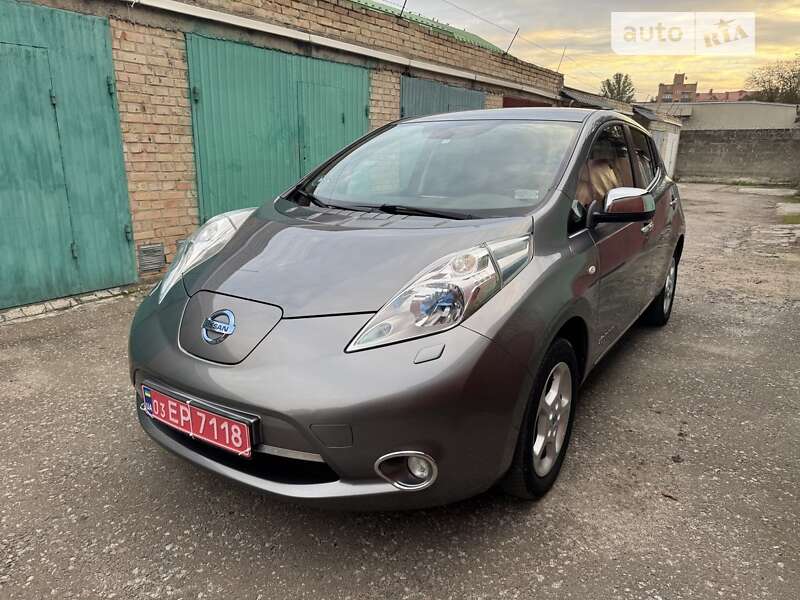 Хэтчбек Nissan Leaf 2014 в Ровно