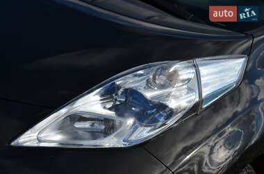 Хэтчбек Nissan Leaf 2016 в 