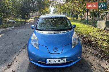 Хетчбек Nissan Leaf 2011 в Рівному