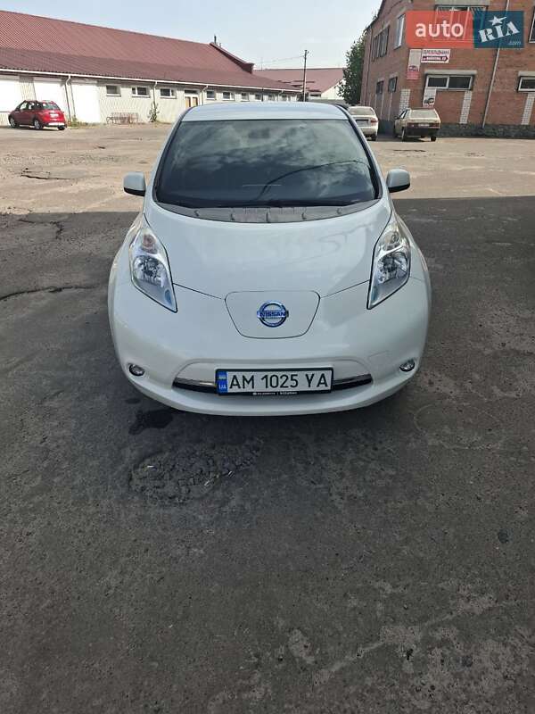 Хэтчбек Nissan Leaf 2015 в Бердичеве