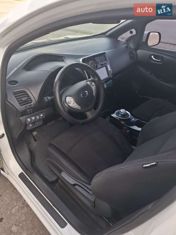 Хэтчбек Nissan Leaf 2015 в Бердичеве