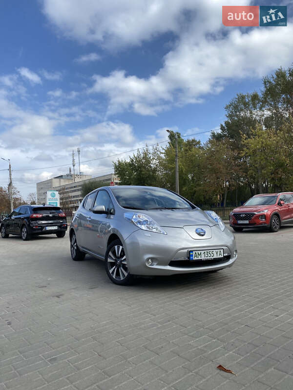 Хетчбек Nissan Leaf 2015 в Житомирі фото 2 Хетчбек Nissan Leaf 2015 в Житомирі