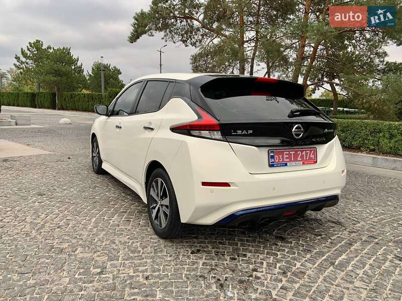 Хетчбек Nissan Leaf 2020 в Дніпрі