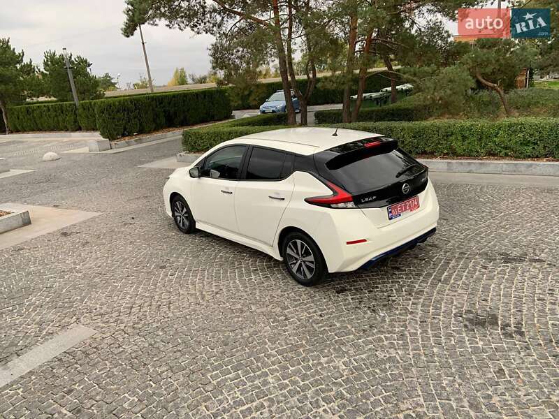 Хетчбек Nissan Leaf 2020 в Дніпрі